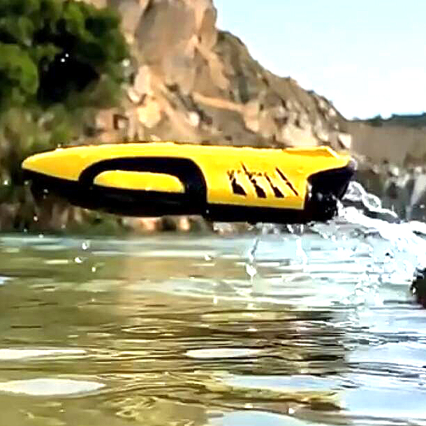 2023 высокоскоростная Водонепроницаемая игрушечная гоночная лодка с дистанционным управлением радио две двухколесные струйные крышки анти-столкновения для озера