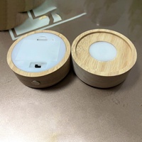Veilleuse LED avec base ronde en bois, lumière blanc chaud, piles AAA, sans fil, lampe de chevet LED en bois pour chambre à coucher, décoration de chambre d'enfant
