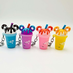 Drôle mignon thé au lait porte-clés 3D PVC crème glacée porte-clés pendentif mode arc-en-ciel fraise crème glacée tasse lait thé porte-clés - Product Image 4