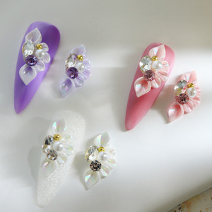 Venta al por mayor 5 unids/bolsa de resina en relieve de acrílico hecho a mano <span class=keywords><strong>con</strong></span> <span class=keywords><strong>flores</strong></span> de diamantes de imitación de <span class=keywords><strong>uñas</strong></span> decoración arte - Product Image 5