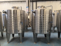 Cuves de fermentation en acier inoxydable 200L 500L 1000L 2000L pour la production de vin