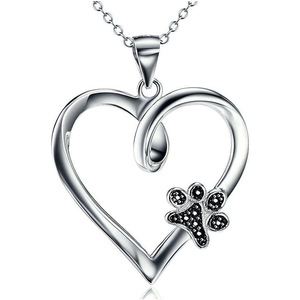 Collana con Ciondolo a Forma di Zampa di Animale e Cuore per Donne, Gioiello alla Moda - Product Image 1