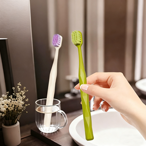 2025 fábrica al por mayor cepillo de dientes para adultos Cabeza ancha cerdas de nailon suave características eléctricas plástico hogar supermercado hogar - Product Image 5