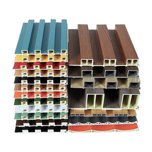 Décoration intérieure écologique, panneau mural WPC, panneau mural en PVC composite bois-plastique, panneau mural rainuré WPC à grain de bois - Product Image 1