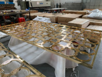 Paravent décoratif moderne en métal découpé au laser avec structure en aluminium pour intérieur/extérieur