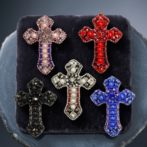 Appliques de luxe populaires à coudre en forme de croix de Jésus avec perles et strass en verre pour chapeaux - Product Image 3