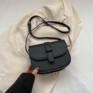 THK nouveau sac à bandoulière pour femmes à la mode populaire petit sac à bandoulière carré sous les bras Internet populaire sac de messager occidental - Product Image 6