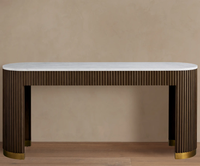 Console de rangement moderne en chêne massif Finnley - Écologique et durable pour les salons, les appartements, les hôtels