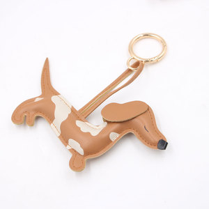 Llavero de Dachshund con estampado a doble cara, colgante 3D de perro salchicha con boca, accesorios de colgante de animal lindo para bolso - Product Image 4