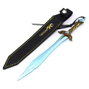 <span class=keywords><strong>The</strong></span> <span class=keywords><strong>Elder</strong></span> Scrolls V: Skyrim Chillrend-Réplique d'épée en verre dépoli de 21cm avec étui en cuir enchanté - Product Image 5