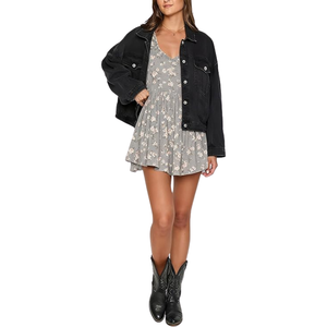 Veste en jean noire pour femme - Style streetwear, vêtement décontracté, haut à manches longues à boutons, tendance - Product Image 3