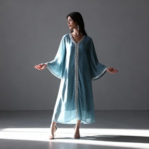 Abaya élégante personnalisée en polyester avec strass thermocollants de qualité supérieure pour femmes musulmanes, vente en gros - Product Image 2