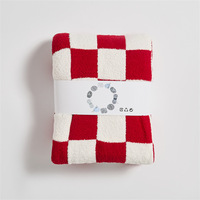 Top populaire personnalisé demi-polaire Ins bébé couverture confortable léger et portable avec motif géométrique en damier linge de lit hôtel