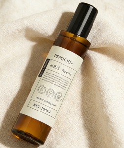 PEACH JO+ Peach Eau De Toilette Spray - Aroma Fresco Sin Alcohol, Desodorante y Fragancia Duradera para Ropa - Product Image 1