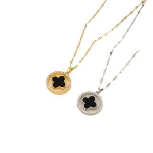 Vente en gros Chaîne en acier inoxydable Collier avec pendentif trèfle en zircon incrusté de zircons plaqué or 18 ct - Product Image 1