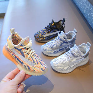 รองเท้ากีฬาเด็กสำหรับฤดูใบไม้ผลิและฤดูใบไม้ร่วง สำหรับเด็กชายและเด็กหญิง พื้นรองเท้านุ่มกันลื่น ระบายอากาศได้ดี เป็นมิตรกับสิ่งแวดล้อม ผ้าส่วนบนยืดหยุ่นและอบอุ่น - Product Image 2