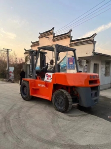 Montacargas Usado Reacondicionado de 7 Toneladas, 4x4, <span class=keywords><strong>Manual</strong></span>, Diésel, Bajo Mantenimiento, Transpaleta Motorizada para Interiores y Almacenes - Product Image 1