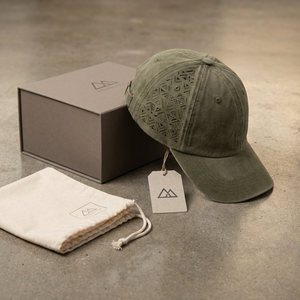 Gorra Deportiva de 6 Paneles con Perforación Láser, 100% Algodón, Hebilla de Metal, Ajustable, Personalizable, de Alta Calidad, Marca Privada - Product Image 3
