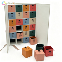 Boîte cadeau calendrier de l'avent personnalisée, 24 compartiments, boîte en papier recyclable avec vernis sélectif et fermeture magnétique pour boutique de cadeaux de Noël