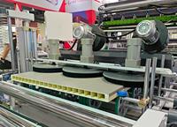 Machine de laminage et d'enroulement de profilés à colle chaude PUR pour film PVC motorisée professionnelle TC 45 kW, facile à utiliser pour les panneaux de porte