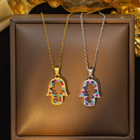 Collier ras du cou en cuivre motif main de la balance pour femme, pendentif zircon scintillant, bijou de clavicule personnalisé haut de gamme et tendance