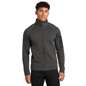 Veste softshell chaude et confortable pour homme, col montant zippé, style streetwear hiver. - Product Image 3