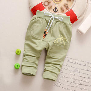 Pantalones Cortos de Mezclilla Modernos y Elegantes de China, Diseño de Pantalones Cortos Ajustados - Product Image 4