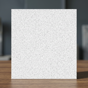 Losa de Cuarzo Artificial Calacatta Blanco Moderno, Tamaño Súper Jumbo 1900x3450mm, 20/30mm de Grosor, Resistente a Rayones y al Fuego, Garantía de 5 Años - Product Image 1