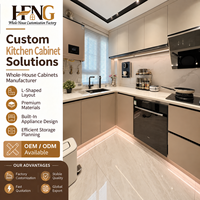 Meuble de cuisine modulaire haut de gamme beige contemporain, solution de rangement pour la maison avec aménagement gain de place pour projets résidentiels et villas
