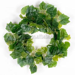 Vente en gros de <span class=keywords><strong>lierre</strong></span> suspendu sur mesure pour l'extérieur Verts décoratifs Plantes artificielles murales grimpantes Fausses vignes de <span class=keywords><strong>lierre</strong></span> - Product Image 2