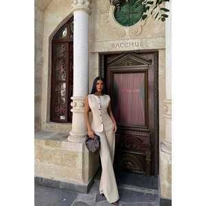 Ensemble 2 pièces Lamarie pour femme avec cravate à la taille (haut et bas) – Tailles XS-XL – Tenues élégantes avec short intégré - Product Image 2