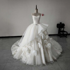 Spjy020 Elegante Vestido de Novia de Satén Color Marfil, Largo hasta el Suelo, con Detalles Florales en 3D, Volantes en Capas, Tul, Estilo Princesa - Product Image 2