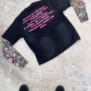 T-shirt à manches longues en coton épais, double couche, vintage, délavé à l'acide, avec patch logo personnalisé brodé, style hip-hop tricoté - Product Image 1