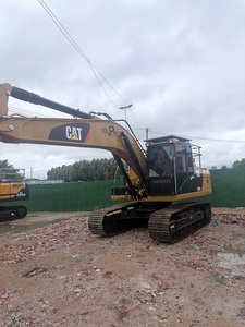 Excavatrice sur chenilles d'occasion CAT 320D2L 20 tonnes avec moteur C7.1 d'origine Caterpillar pour travaux de terrassement et construction en carrière - Product Image 3