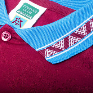 Vente en gros de maillots de football rétro personnalisés pour hommes, col polo bleu ciel, boutons sur le devant, écusson étoile, polyester de haute qualité, séchage rapide - Product Image 3