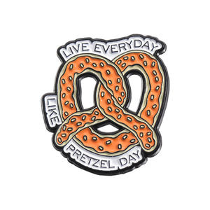 เข็มกลัดเคลือบสีพิมพ์ลาย UV รูปอาหารฟาสต์ฟู้ดการ์ตูนแบบกำหนดเอง ทำจากโลหะผสมสังกะสี รูปเฟรนช์ฟรายส์ เบอร์เกอร์ ฮอทดอก โซดา ของที่ระลึกสำหรับร้านอาหาร โปรโมชั่น - Product Image 3