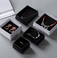 En stock, boîte à bijoux en papier noire et blanche de haute qualité, portable, avec couvercle amovible, pour boucles d'oreilles, bagues, bracelets, colliers, montres, boîte rigide