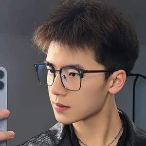 แว่นตาครึ่งกรอบสำหรับผู้ชาย กรอบสีดำ พลาสติกและโลหะ ป้องกันแสงสีฟ้า สำหรับผู้ชายสายตาสั้น ขนาดกลาง JS802 - Product Image 1