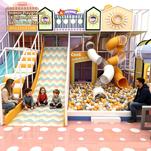 Équipement de divertissement intérieur en promotion au Liban : Aire de jeux intérieure souple avec labyrinthe et toboggan en spirale pour enfants - Product Image 1