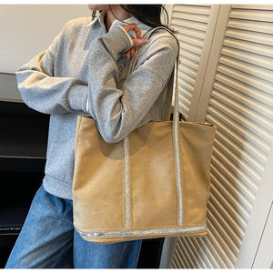 <span class=keywords><strong>Sac</strong></span> fourre-tout sophistiqué, polyvalent et de grande capacité pour femmes exigeantes ; <span class=keywords><strong>Sac</strong></span> à bandoulière ou <span class=keywords><strong>sac</strong></span> à main élégant. - Product Image 6