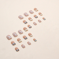 R743 Faux ongles à presser en gros avec embouts et colle pour des idées de design d'ongles professionnelles et élégantes