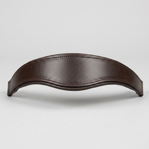 Cabestro de cuero de lujo hecho a mano con herrajes premium, accesorio ecuestre de Divine International - Product Image 1