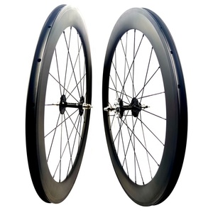 スムーズでスピーディーな乗り心地のための耐久性のある60mm