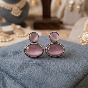 Boucles d'oreilles Jhumka artisanales tendance bohème en laiton plaqué argent avec pierres Kundan pastel et perles, bijoux ethniques indiens de caractère - Product Image 2