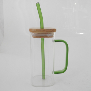 Bicchiere in Vetro Borosilicato Trasparente di Alta Qualità con Coperchio in Bambù 340ml Design Moderno - Product Image 5