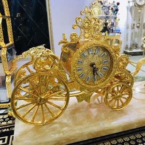 Relógio de mesa estilo medieval, horso de cobre dourado de luxo com base de mármore, relógio antigo desenhado em latão e ouro - Product Image 2