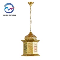 Suspension LED carrée moderne en fer marocain avec abat-jour en verre, finition bronze antique, style vintage arabe, pour salon