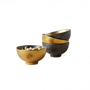 Lot de 4 bols à nourriture couleur or et noir Design classique Dessus de table bol décoratif à prix abordable - Product Image 1