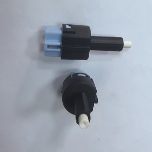 Interruptor de Luz de Freno Mitsubishi 8614A183 8614A018 8614A049 MW400005, Pieza de Repuesto para Camioneta LCV Europea, Plástico, Nuevo - Product Image 2