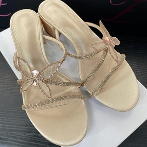 Sandalias Elegantes de Tacón de Aguja Color Nude para Mujer, con Diseño de Tiras Cruzadas y Adornos de Pedrería, Ideales para Fiestas y Bodas - Product Image 5